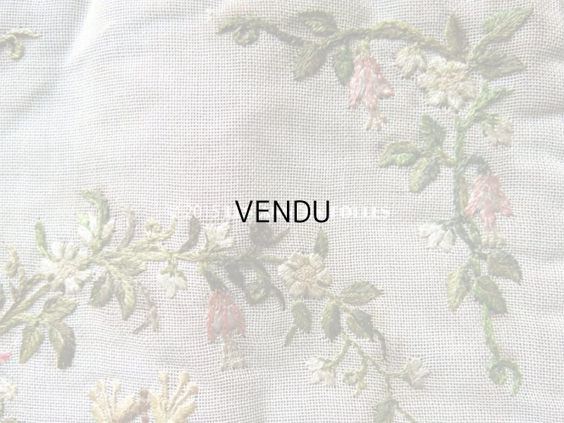 画像9: 1900年代 アンティーク モノグラム『H.S』花の刺繍入り ハンカチ＆ランジェリー用ポシェット