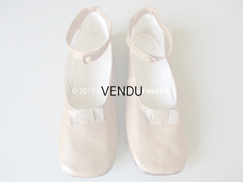 画像4: 19世紀末 未使用 アンティーク オリジナル箱入り 子供用 レザーのストラップシューズ リボン付き -GRANDS MAGASINS DU LOUVRE PARIS-