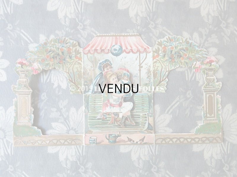 画像4: アンティーク 立体クロモ お人形遊びと読書する子供達 - AU BON MARCHE -