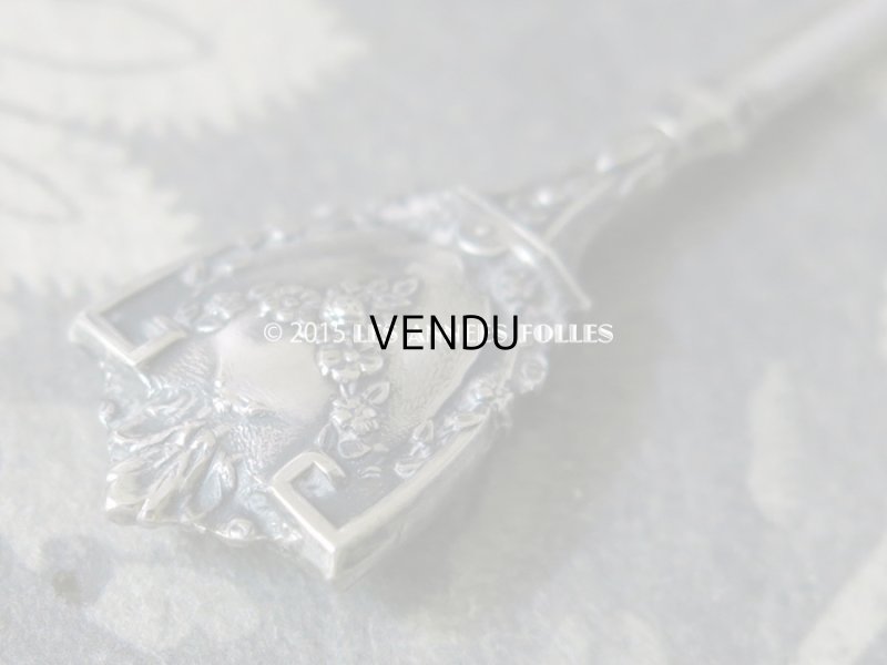 画像6: 19世紀 アンティーク シルバー製 目打ち 薔薇のガーランド  裁縫道具