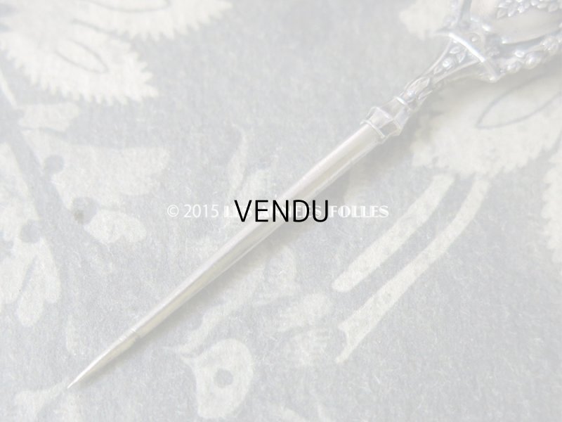 画像5: 19世紀 アンティーク シルバー製 目打ち 薔薇のガーランド  裁縫道具