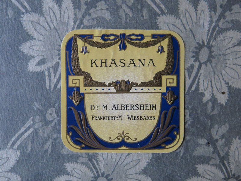 画像1: アンティーク パウダーボックスのラベル リボンのガーランド KHASANA - Dr.M.ALBERSHEIM -