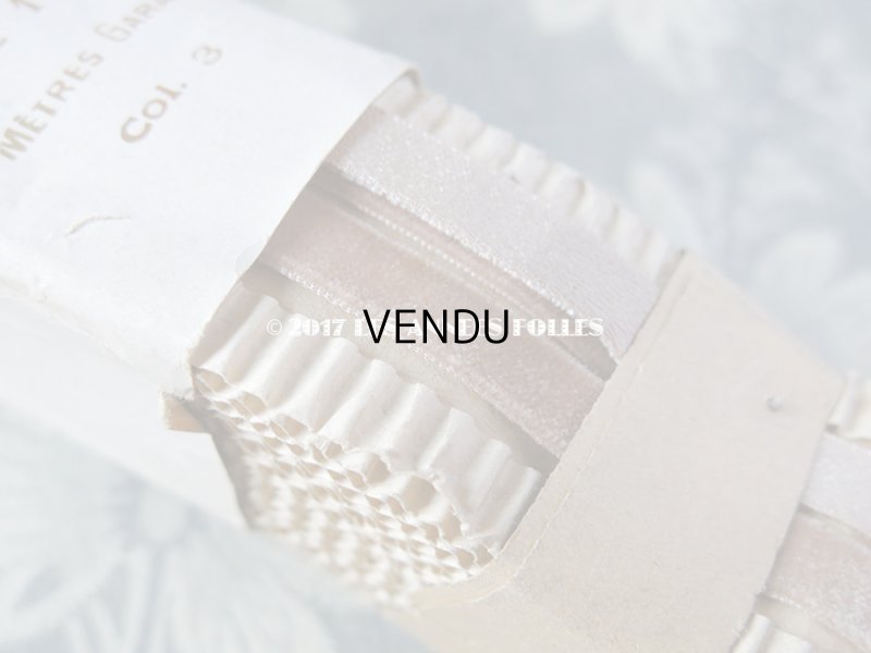 画像5: 19世紀末 未使用 アンティーク シルク製 ベルベット&サテン ダブルフェイスのリボン ピンクベージュ 10m 幅8mm VELOURS SOIE PON 5000 COL 3