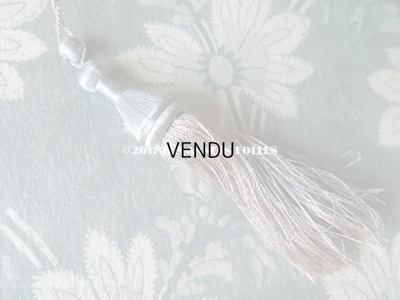 画像3: 19世紀末 アンティーク  シルク製 ブルーグレーの日傘 ポンポン付 リーフ柄 木製の柄