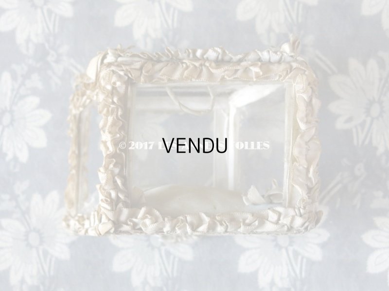 画像10: アンティーク ジュエリーボックス リボンワーク 淡いブルーのクッション