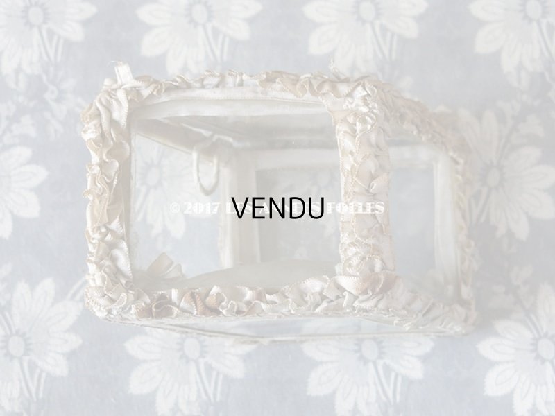 画像11: アンティーク ジュエリーボックス リボンワーク 淡いブルーのクッション