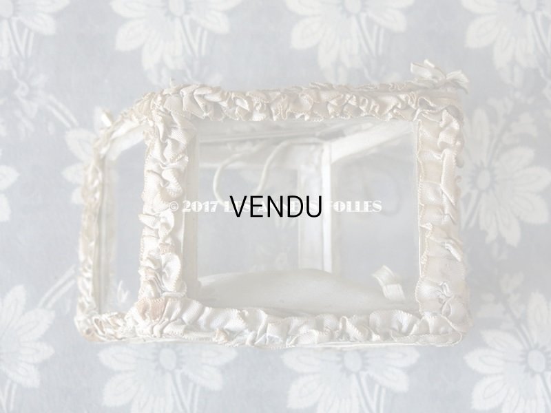 画像12: アンティーク ジュエリーボックス リボンワーク 淡いブルーのクッション