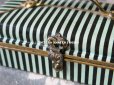 画像10: 19世紀 アンティーク ナポレオン3世時代 お菓子箱 木箱 ドラジェ & チョコレート 黒＆ミントグリーンのストライプ