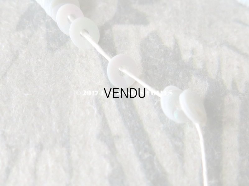 画像5: 1900年代 アンティーク ゼラチン製 極小2.5mm スパンコール ミルキーブルー オーロラ加工