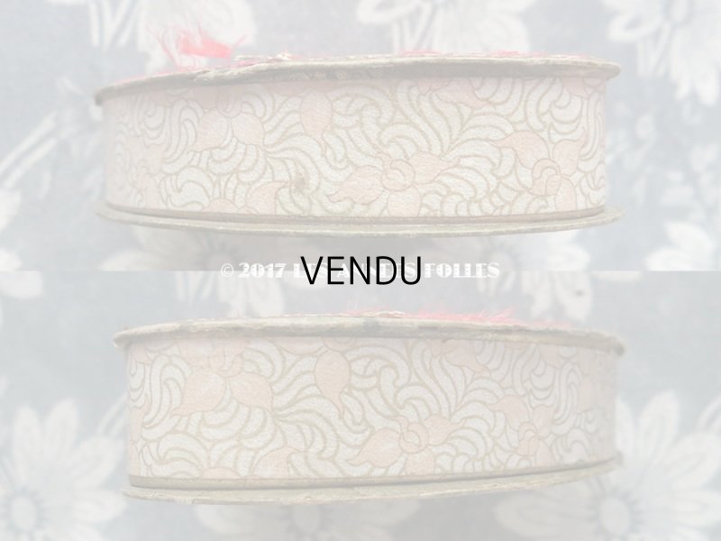 画像4: 1900年代 アンティーク ドラジェのお菓子箱 ハート型 花かごを持つ少女 レースペーパー付