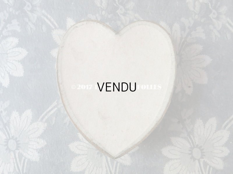 画像7: 1900年代 アンティーク ドラジェのお菓子箱 ハート型 花かごを持つ少女 レースペーパー付