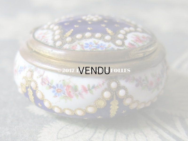 画像14: 19世紀 アンティーク  パールの飾り付 ピルケース 青紫のエナメル&花のガーランド