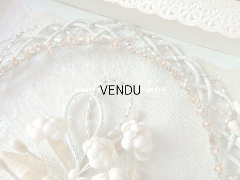 画像8: 未使用 1920年代 箱入り アンティーク 薔薇のワックスフラワーのヘッドリース & ブローチ2点のセット ウェディング 結婚式 ティアラ 20