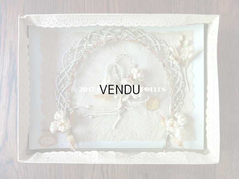 画像3: 未使用 1920年代 箱入り アンティーク 薔薇のワックスフラワーのヘッドリース & ブローチ2点のセット ウェディング 結婚式 ティアラ 20