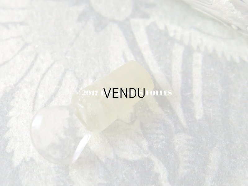 画像8:  アンティーク シルバー製 携帯用 花模様のパフュームボトル  クリスタルの栓 ロカイユ装飾