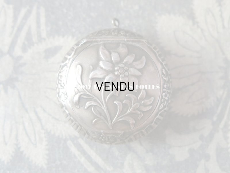 画像3: アンティーク エーデルワイスのパウダーケース