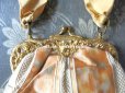画像4: 未使用 19世紀 アンティーク  シルク製 クリーミーオレンジ色のオモニエール  ロカイユ装飾 