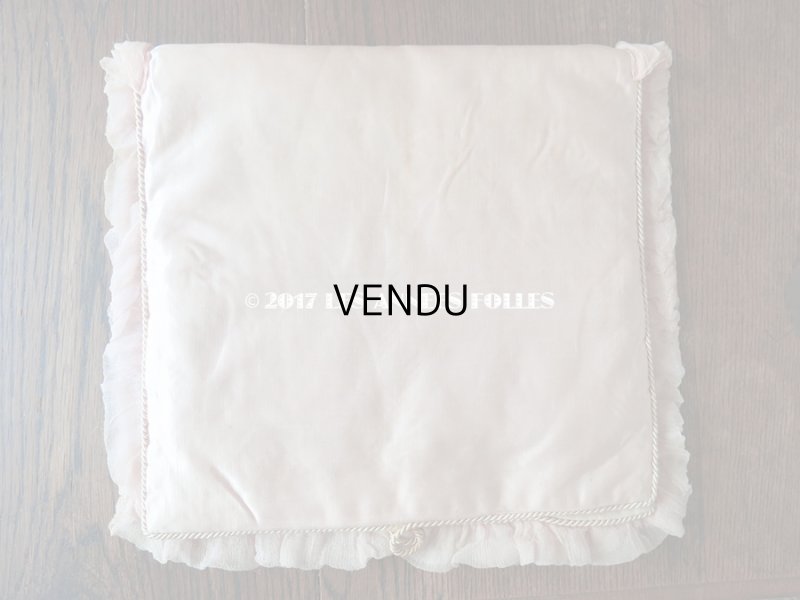 画像6: 1900年代 アンティーク シルク製 ハンキーケース  パウダーピンク色 モノグラムのメダイヨン ハンカチ用ポシェット MOUCHOIRS