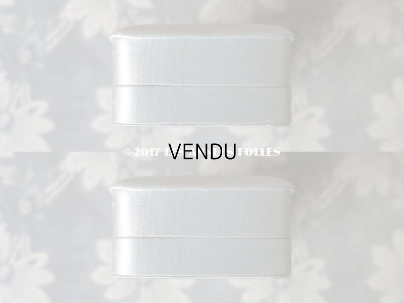 画像8: アンティーク ジュエリーボックス パールブルーのシルクサテン