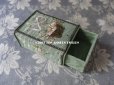 画像7: 19世紀 アンティーク 薔薇の花かごのリボン刺繍入り　小さな引き出し箱