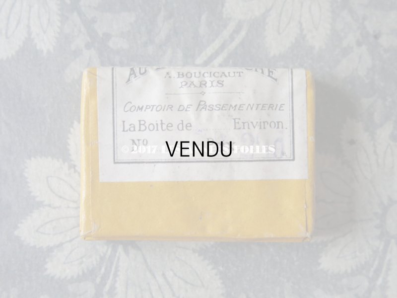 画像4: 【 2017クリスマスセール対象外 】 アンティーク 未開封 ガラスビーズ入り 硝子の蓋の紙箱 - AU BON MARCHE PARIS -