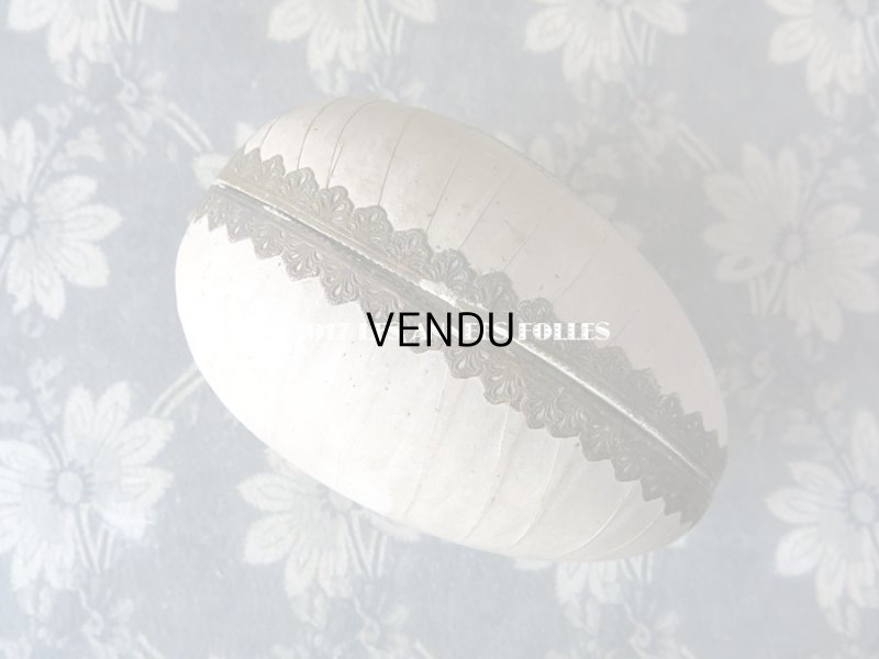 画像4: 19世紀末 アンティーク パックの卵 チョコレートの紙箱 薔薇の髪飾りの女性