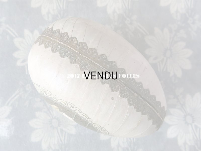 画像5: 19世紀末 アンティーク パックの卵 チョコレートの紙箱 薔薇の髪飾りの女性