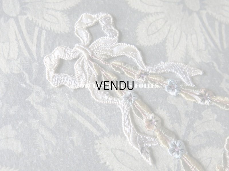 画像3: 1900年代 アンティーク  シルク製 リボン&フラワーリースの刺繍モチーフ 11