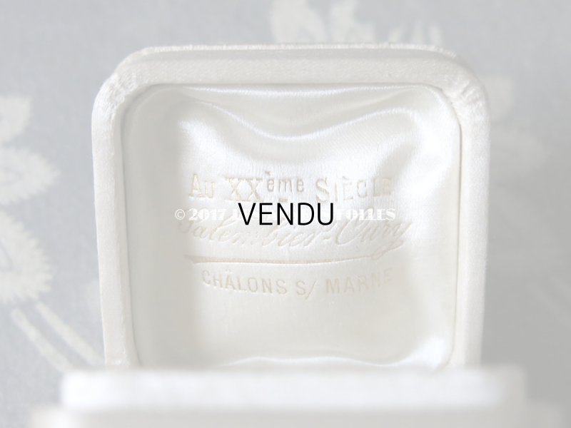 画像6: アンティーク ジュエリーボックス オフホワイトのシルクサテン