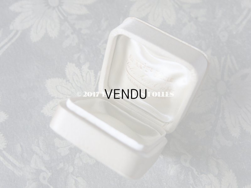 画像5: アンティーク ジュエリーボックス オフホワイトのシルクサテン