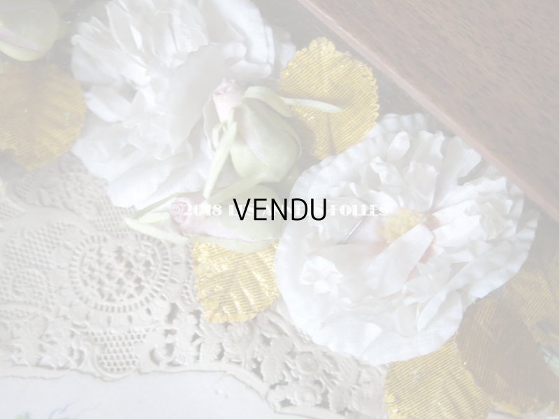 画像4: 1879年 アンティーク ガラスのフレーム入り コミュニオンの記念 淡いピンクの薔薇のヘッドリース　