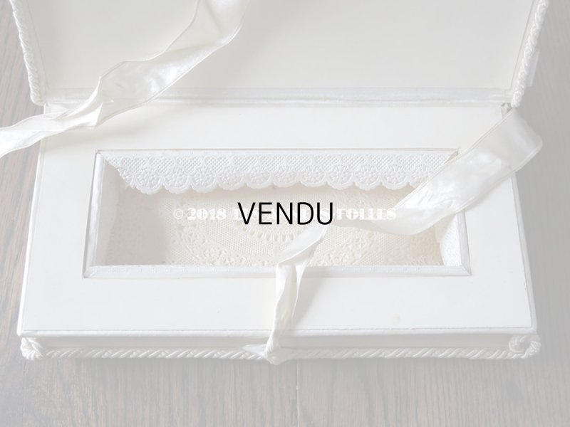 画像7: 1907年 アンティーク リボンで結ばれた ドラジェの特別なお菓子箱 脚付き バテム