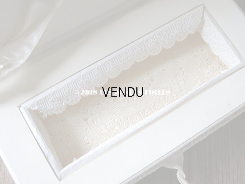 画像8: 1907年 アンティーク リボンで結ばれた ドラジェの特別なお菓子箱 脚付き バテム