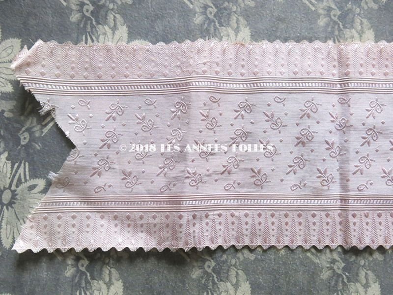画像2: 19世紀末 アンティーク シルク製 ジャガード織 幅広リボン スモーキーパープル  69cm