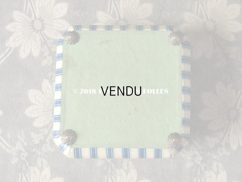 画像4: 19世紀 アンティーク ナポレオン3世時代 お菓子箱 ブルーのストライプ 脚付き 木箱 ドラジェ & チョコレート 