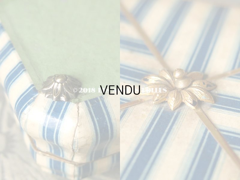 画像5: 19世紀 アンティーク ナポレオン3世時代 お菓子箱 ブルーのストライプ 脚付き 木箱 ドラジェ & チョコレート 