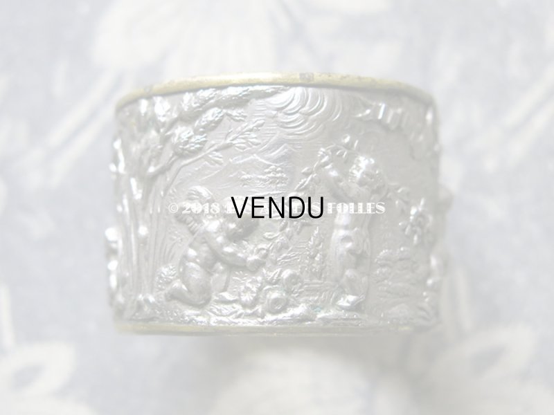 画像9: 19世紀末 アンティーク  ナプキンリング 2点のセット 天使と薔薇のガーランド