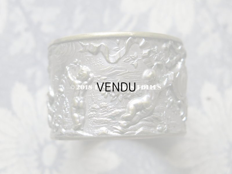 画像16: 19世紀末 アンティーク  ナプキンリング 2点のセット 天使と薔薇のガーランド