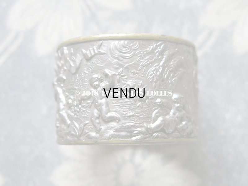 画像7: 19世紀末 アンティーク  ナプキンリング 2点のセット 天使と薔薇のガーランド