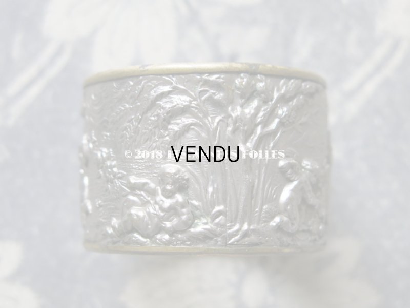 画像8: 19世紀末 アンティーク  ナプキンリング 2点のセット 天使と薔薇のガーランド