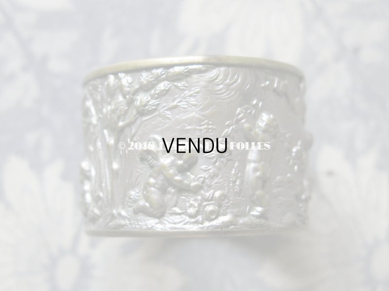 画像15: 19世紀末 アンティーク  ナプキンリング 2点のセット 天使と薔薇のガーランド