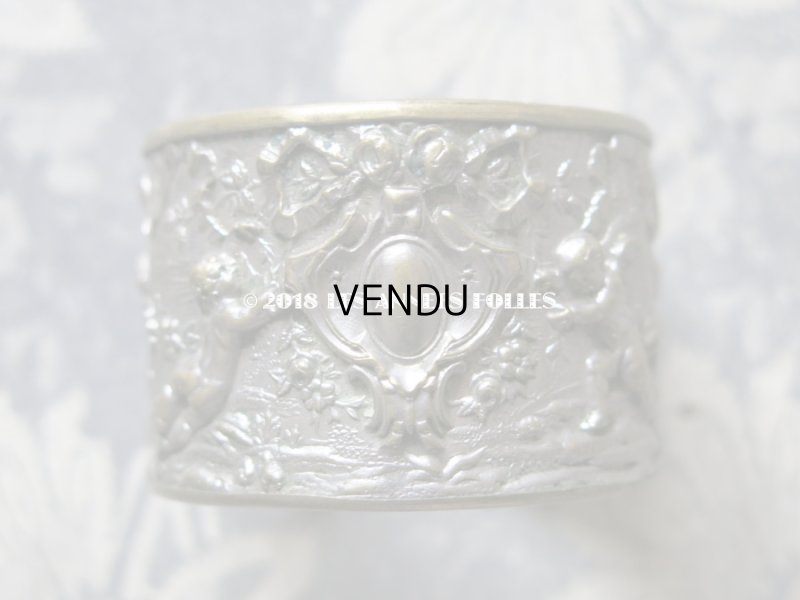 画像11: 19世紀末 アンティーク  ナプキンリング 2点のセット 天使と薔薇のガーランド