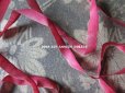 画像4: 1900年代 アンティーク シルク製 メタル糸の縁取り ピンクのグラデーションのリボン  7mm幅   (4)