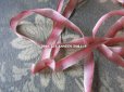 画像3: 1900年代 アンティーク シルク製 メタル糸の縁取り ピンクのグラデーションのリボン  7mm幅   (3)
