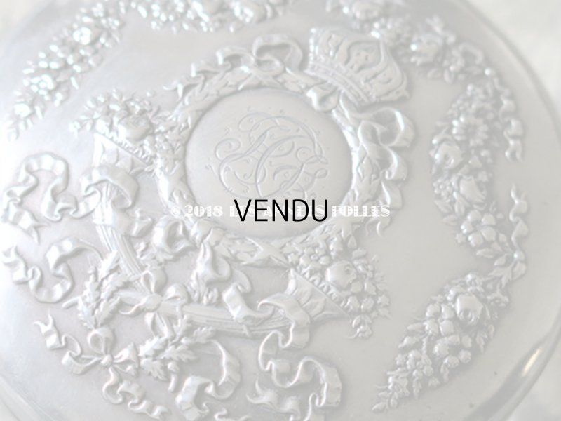 画像8: 1900年代　アンティーク シルバー製 パウダーケース 王冠 ＆ リボンのガーランド & モノグラム