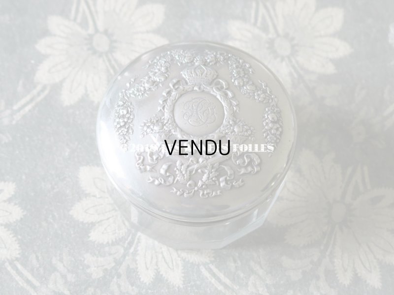 画像4: 1900年代　アンティーク シルバー製 パウダーケース 王冠 ＆ リボンのガーランド & モノグラム