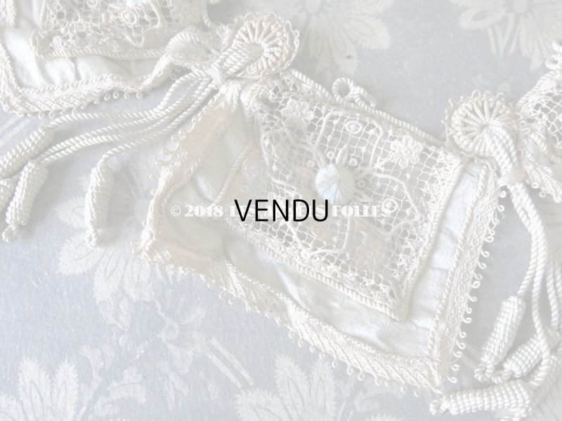 画像9: 19世紀末 アンティーク タッセル付 レース＆パールグリーンのベルベットのベルト