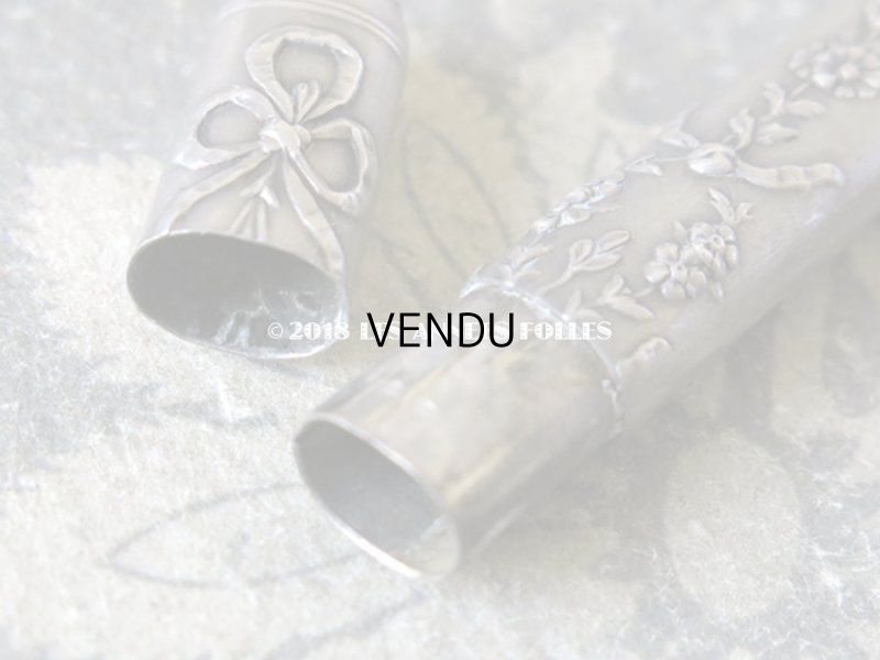 画像5: 1900年代 アンティーク シルバー製 リボンと花のガーランド　ニードルケース  裁縫道具