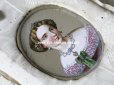 画像5: 19世紀 アンティーク 貴婦人の肖像画 リボン付 とても小さなフォトフレーム