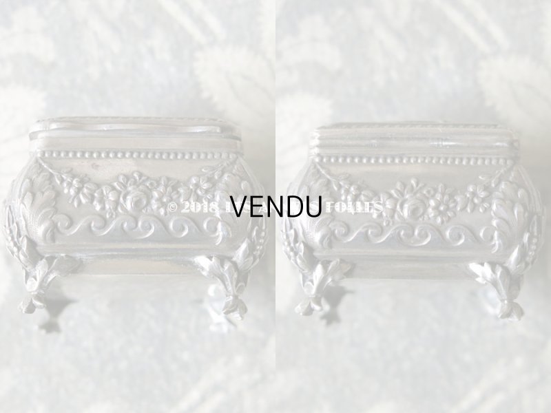 画像6: 1900年代　アンティーク シルバー製 脚付き　パウダーケース 薔薇のガーランド＆モノグラム